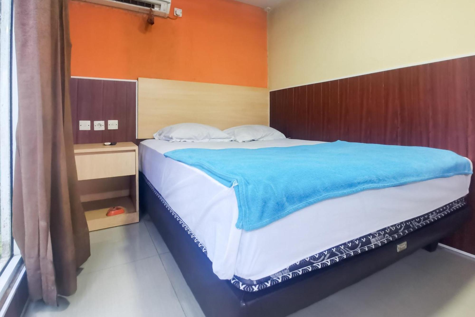 Gadok Hotel Container Inn Mitra Reddoorz מראה חיצוני תמונה